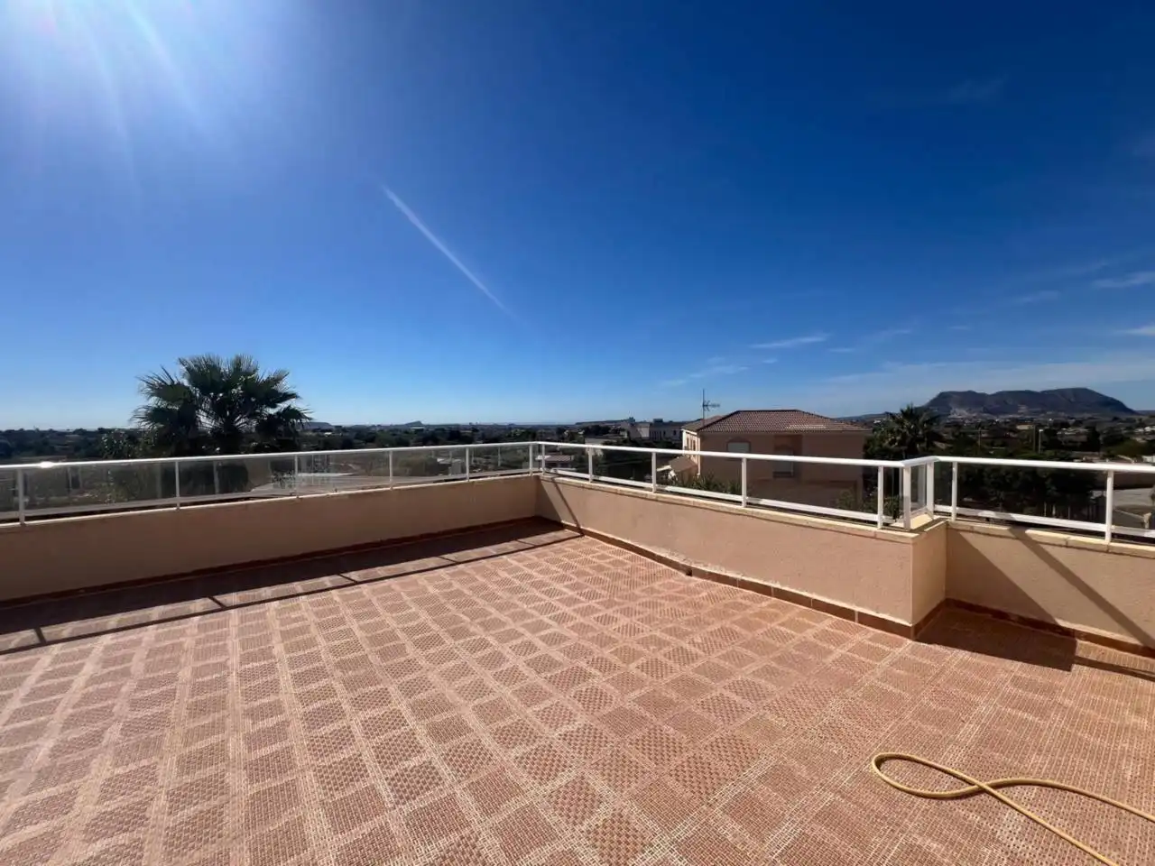 Terrassa de Casa o xalet en venda en Alicante / Alacant amb Aire condicionat, Calefacció i Jardí privat