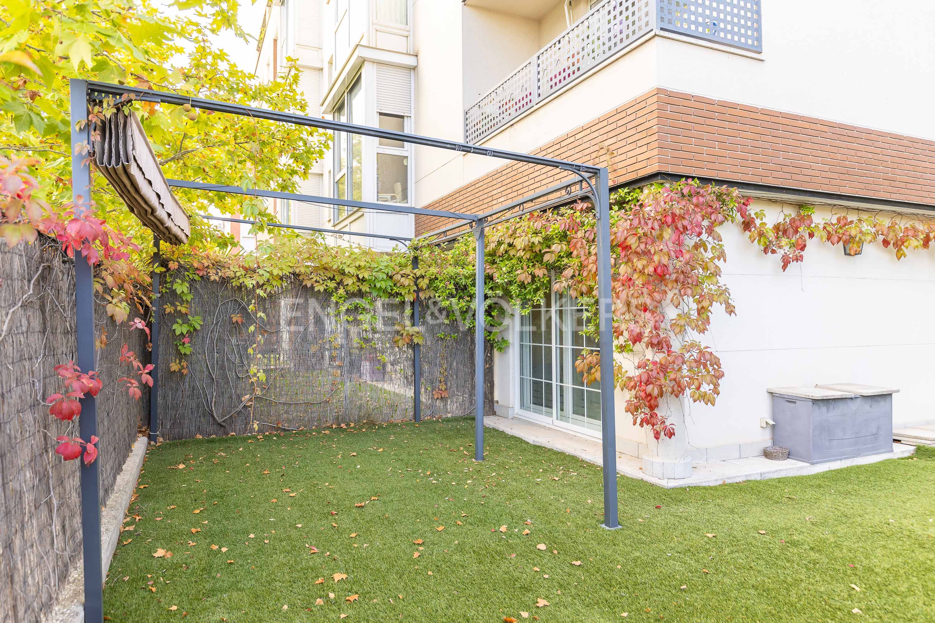 Terrassa de Apartament en venda en  Madrid Capital amb Aire condicionat, Calefacció i Jardí privat