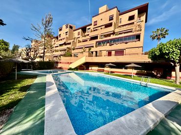 Wohnung mit Pool zum Verkauf in Carrer Escultor José Gutierrez 17