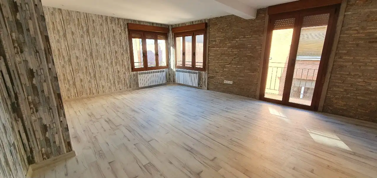 Sala de estar de Estudio en venta en  Logroño con Calefacción, Horno y Lavadora