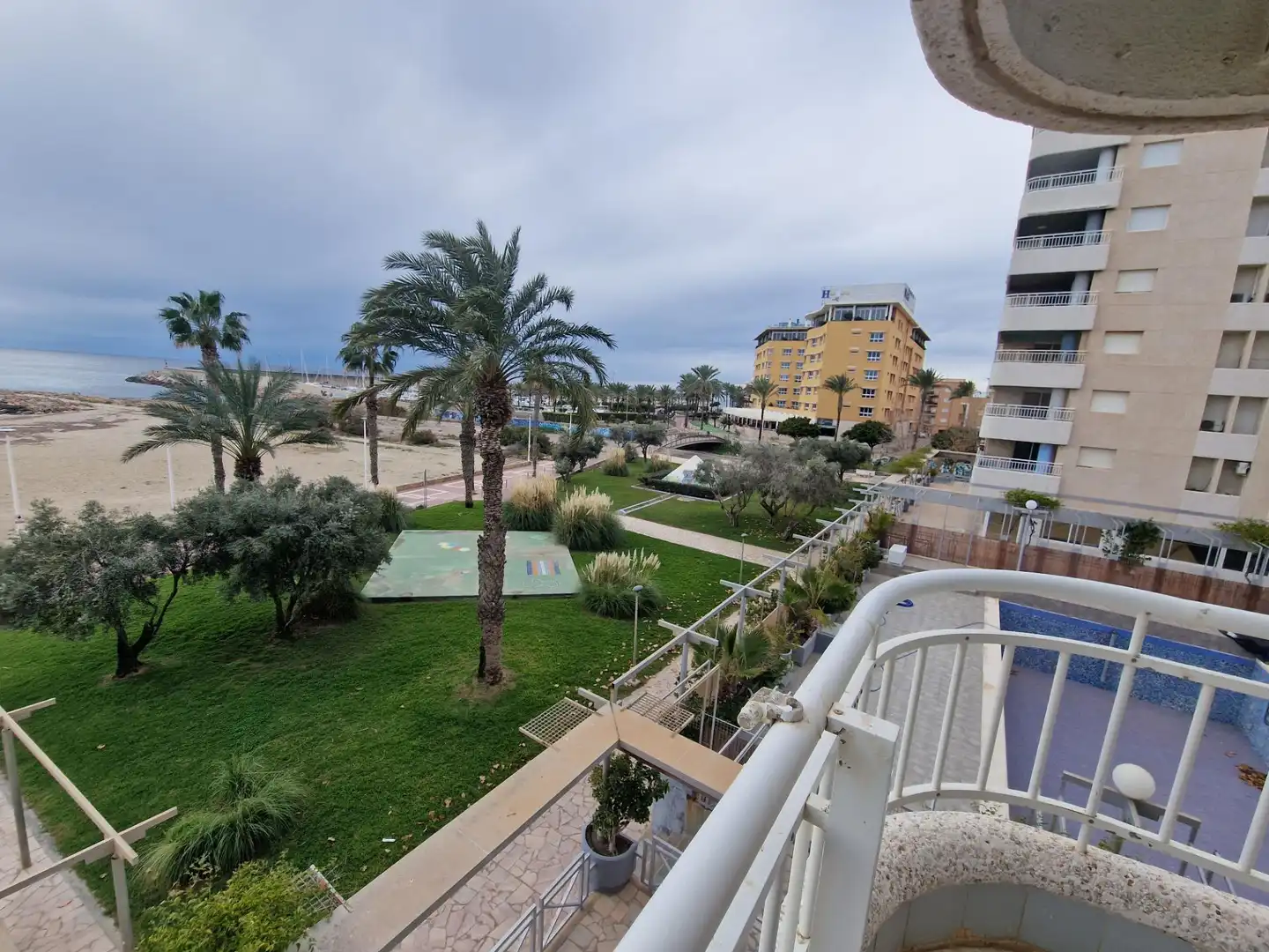 Jardín de Piso en venta en Águilas con Balcón y Piscina comunitaria