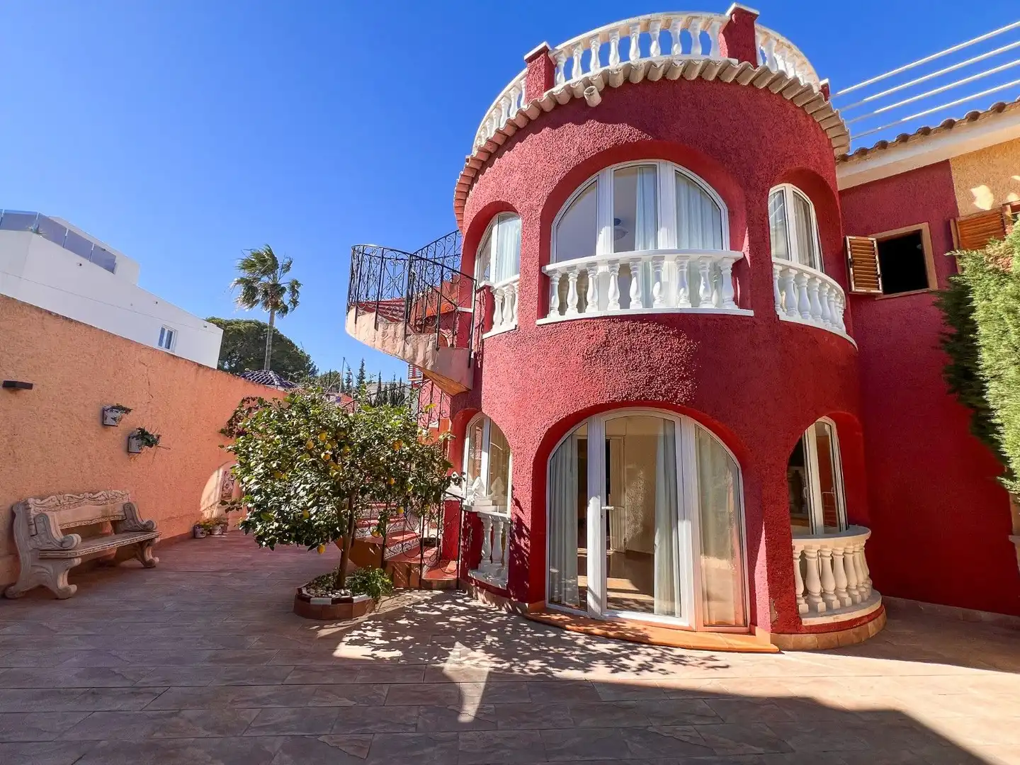 Vista exterior de Casa adosada en venda en Torrevieja amb Calefacció, Jardí privat i Terrassa