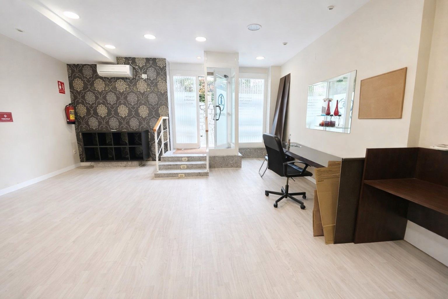 Geschaftsraum miete in Los Molinos mit Klimaanlage