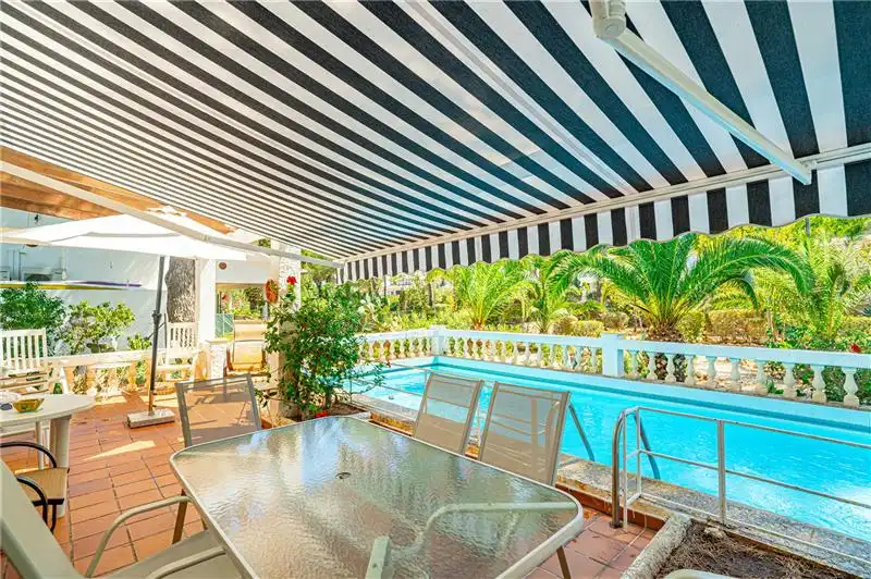Terrasse von Haus oder Chalet zum Verkauf in Calvià mit Privatgarten, Terrasse und Schwimmbad