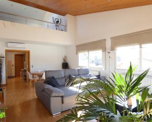 Sala d'estar de Casa o xalet en venda en La Pobla de Claramunt amb Calefacció, Terrassa i Traster
