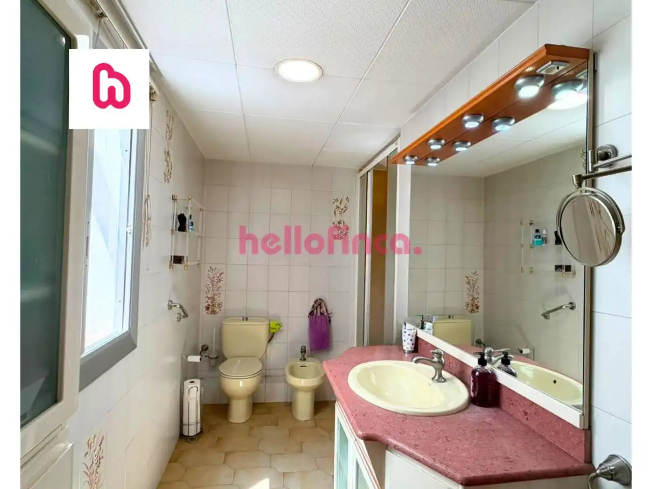 Baño de Ático en venta en Martorell con Terraza, Amueblado y Alarma