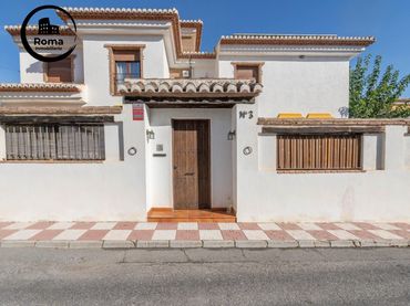 Xalet amb piscina en venda a Cúllar Vega