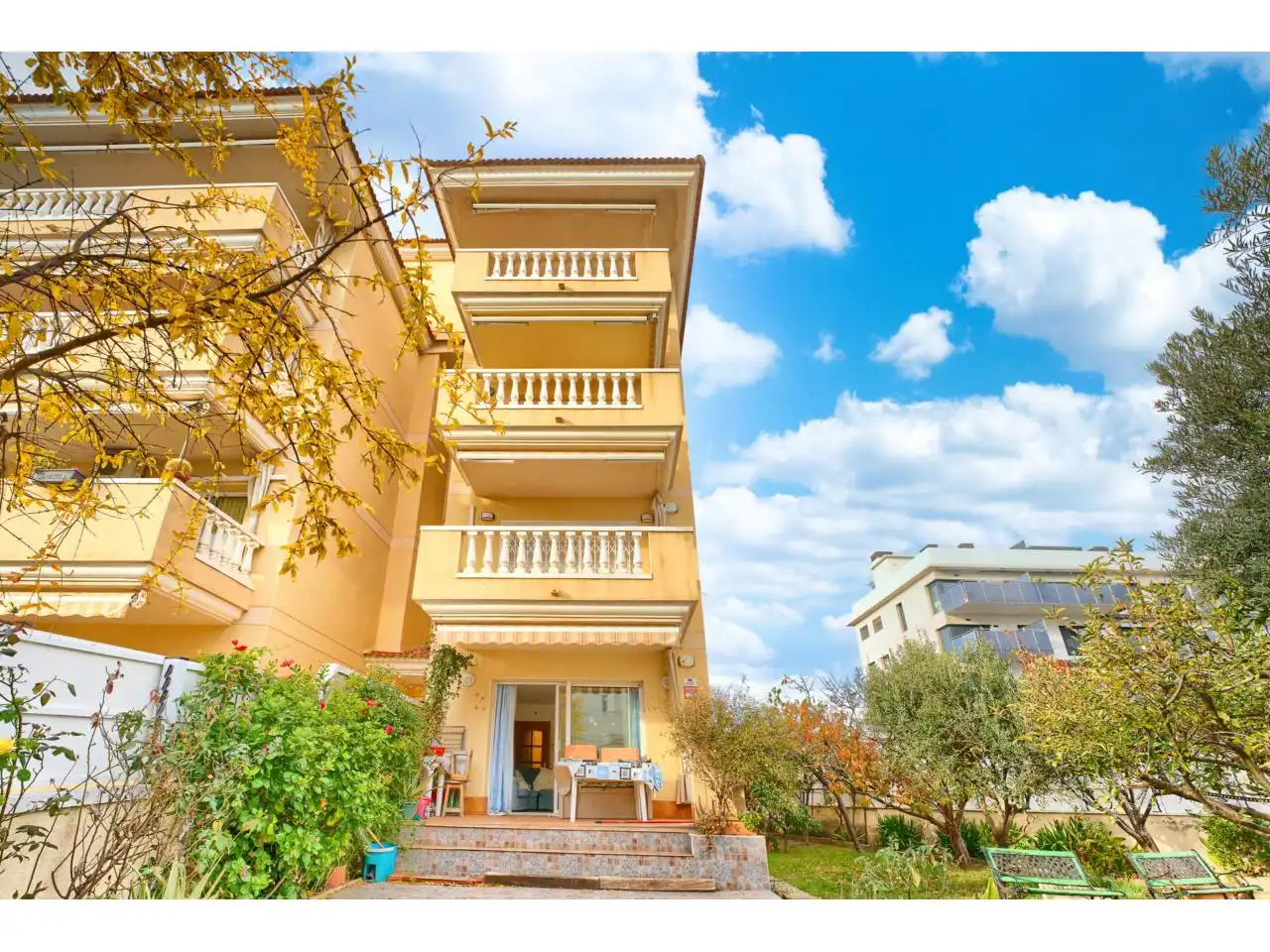 Vista exterior de Piso en venta en Cunit con Aire acondicionado, Calefacción y Jardín privado