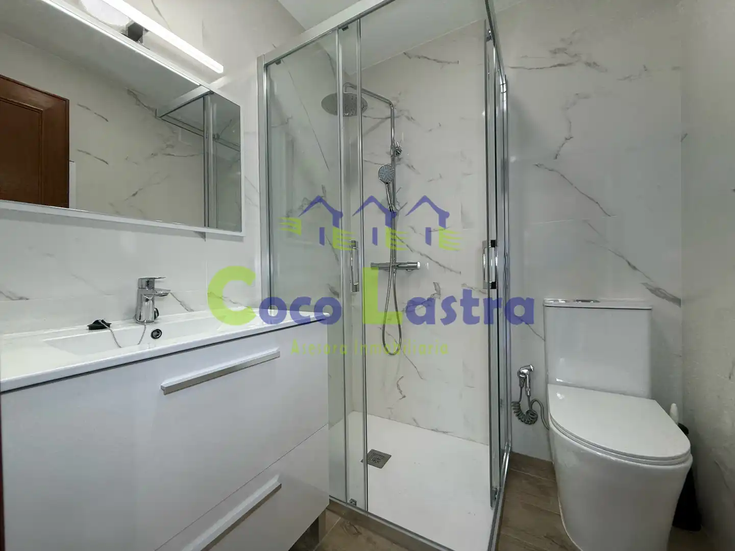 Bathroom of Flat for rent in Salamanca  with Heating, Furnished and Oven