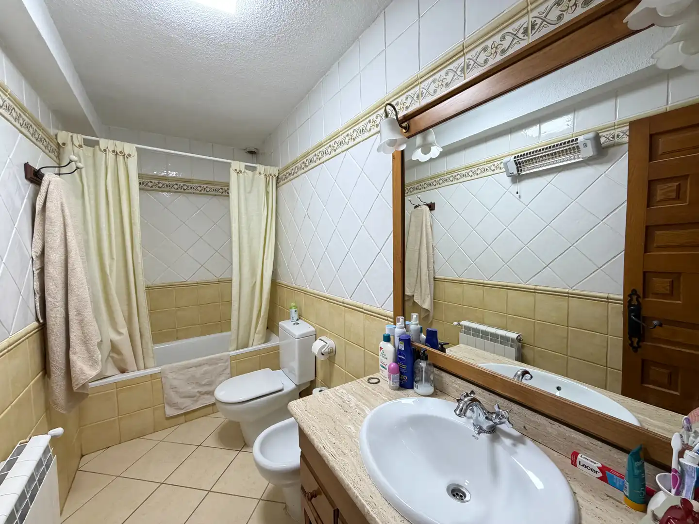 Baño de Casa o chalet en venta en El Tiemblo  con Aire acondicionado, Calefacción y Jardín privado