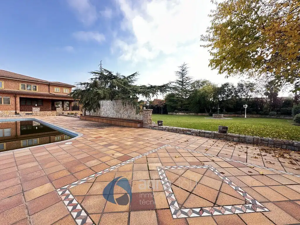 Garden of Houses for sale in Lardero  with Air Conditioner, Heating and Private garden