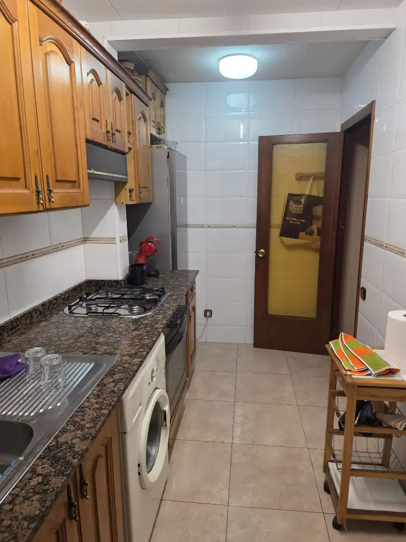 Cuina de Pis en venda en L'Hospitalet de Llobregat amb Aire condicionat, Parquet i Traster