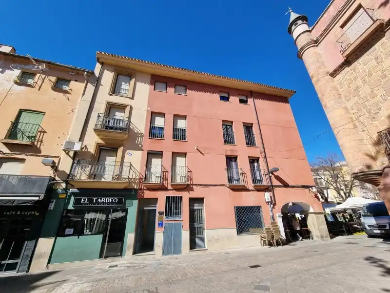 Vista exterior de Pis en venda en Plasencia amb Aire condicionat, Calefacció i Jardí privat