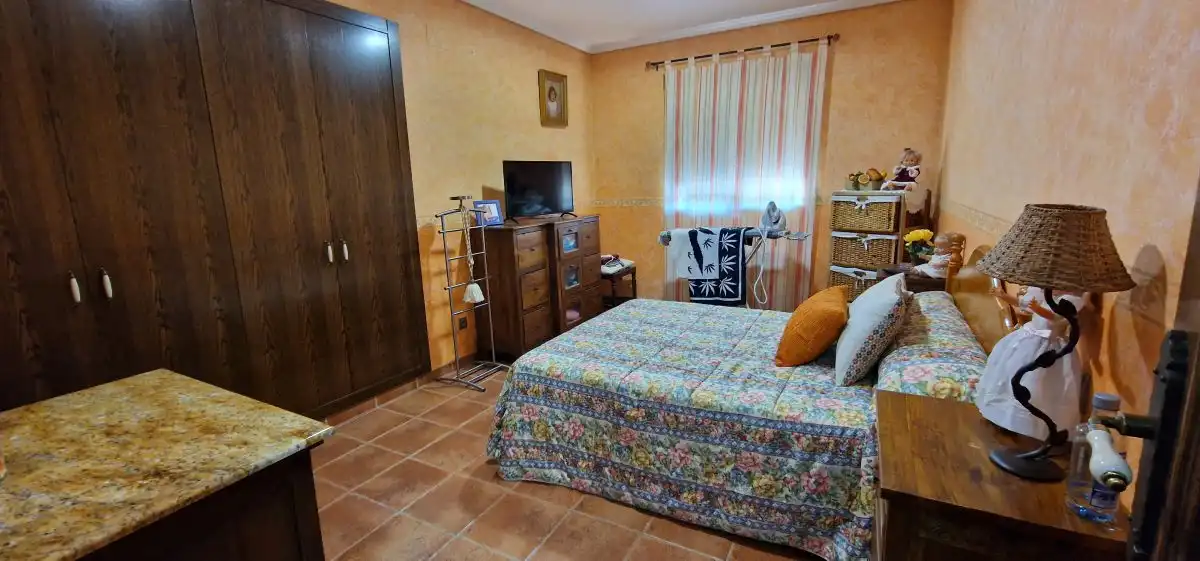 Dormitori de Casa o xalet en venda en Castellón de la Plana / Castelló de la Plana amb Terrassa, Traster i Piscina
