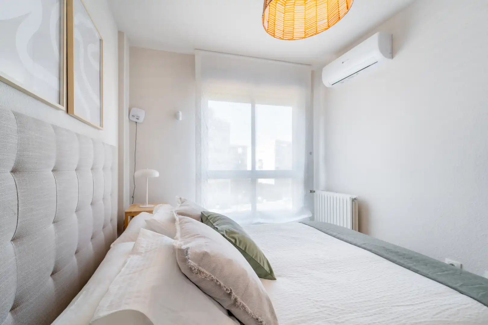 Bedroom of Flat for rent in Madrid  with Air Conditioner, Heating and Parquet flooring