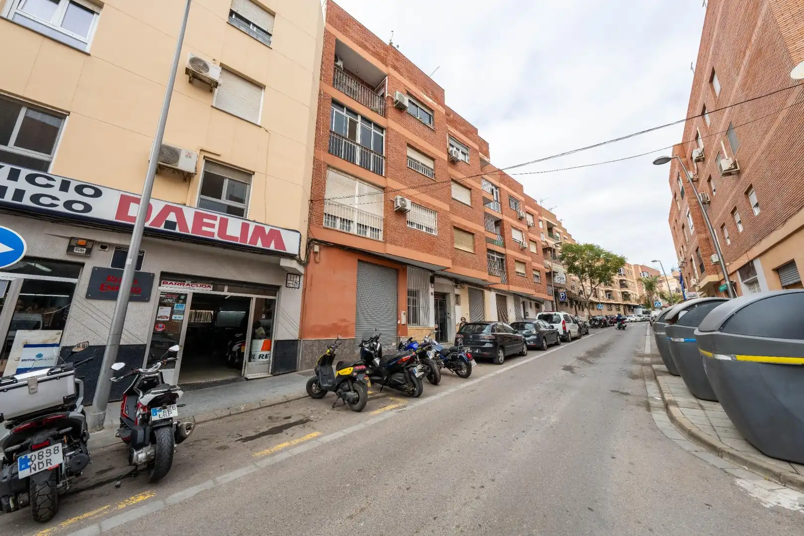 Vista exterior de Piso en venta en Almería con Aire acondicionado, Calefacción y Terraza