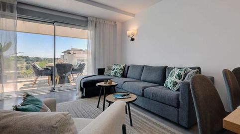Foto 4 de Apartamento de alquiler en Benatalaya, Estepona