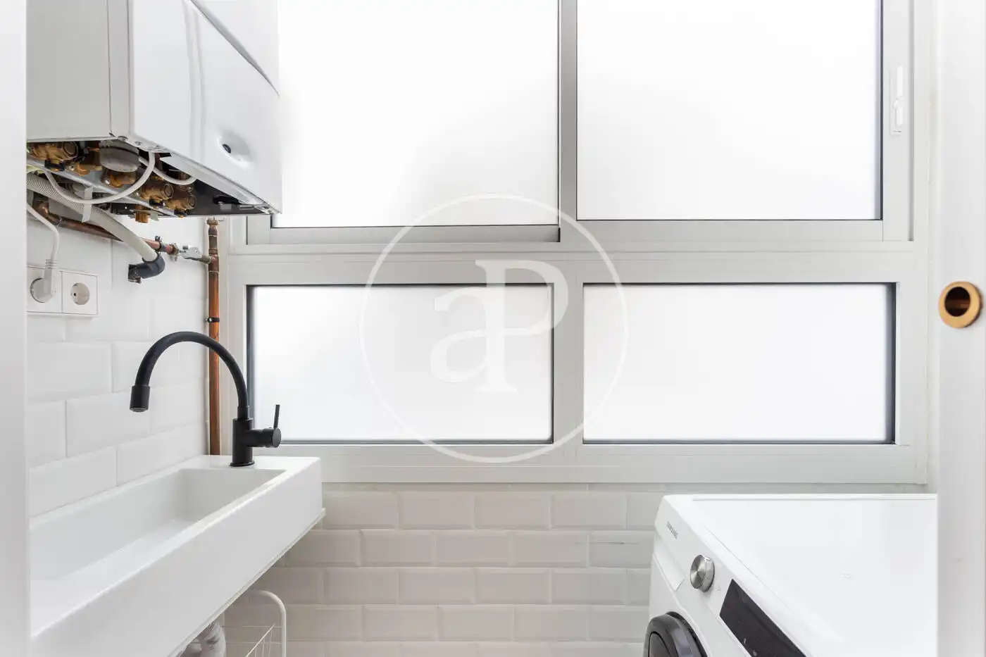 Baño de Piso de alquiler en Barcelona con Aire acondicionado, Calefacción y Terraza