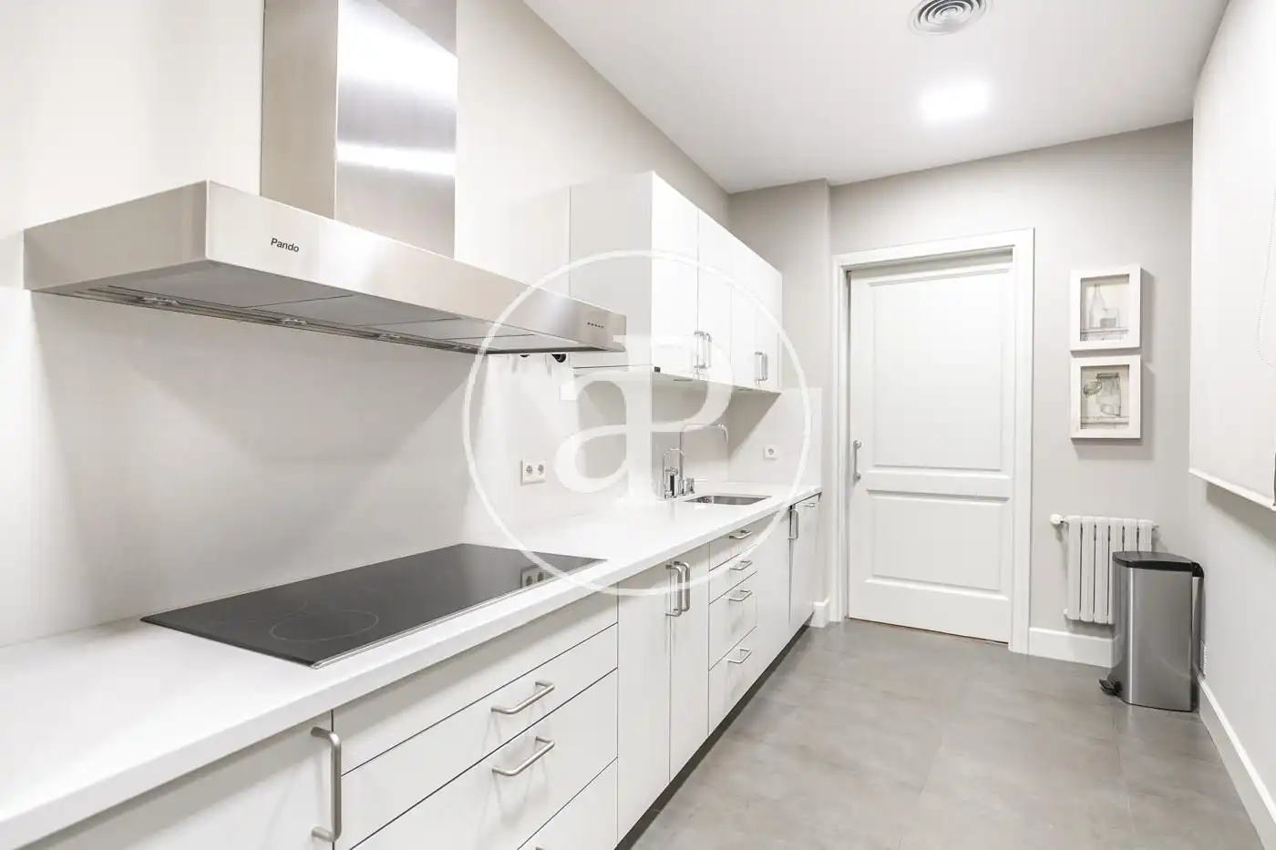 Küche von Wohnung zum Verkauf in Barcelona mit Klimaanlage, Heizung und Balkon