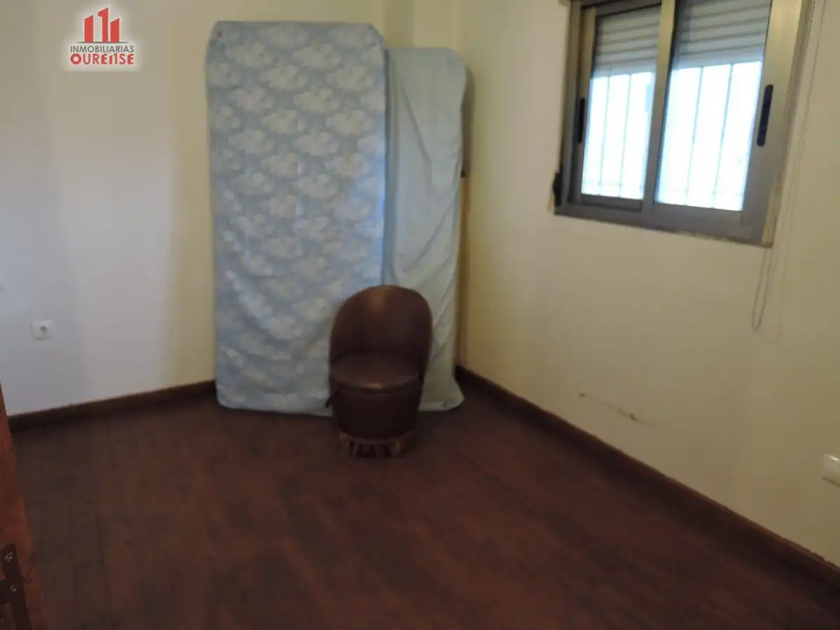 Schlafzimmer von Geschaftsraum zum Verkauf in Ourense Capital 
