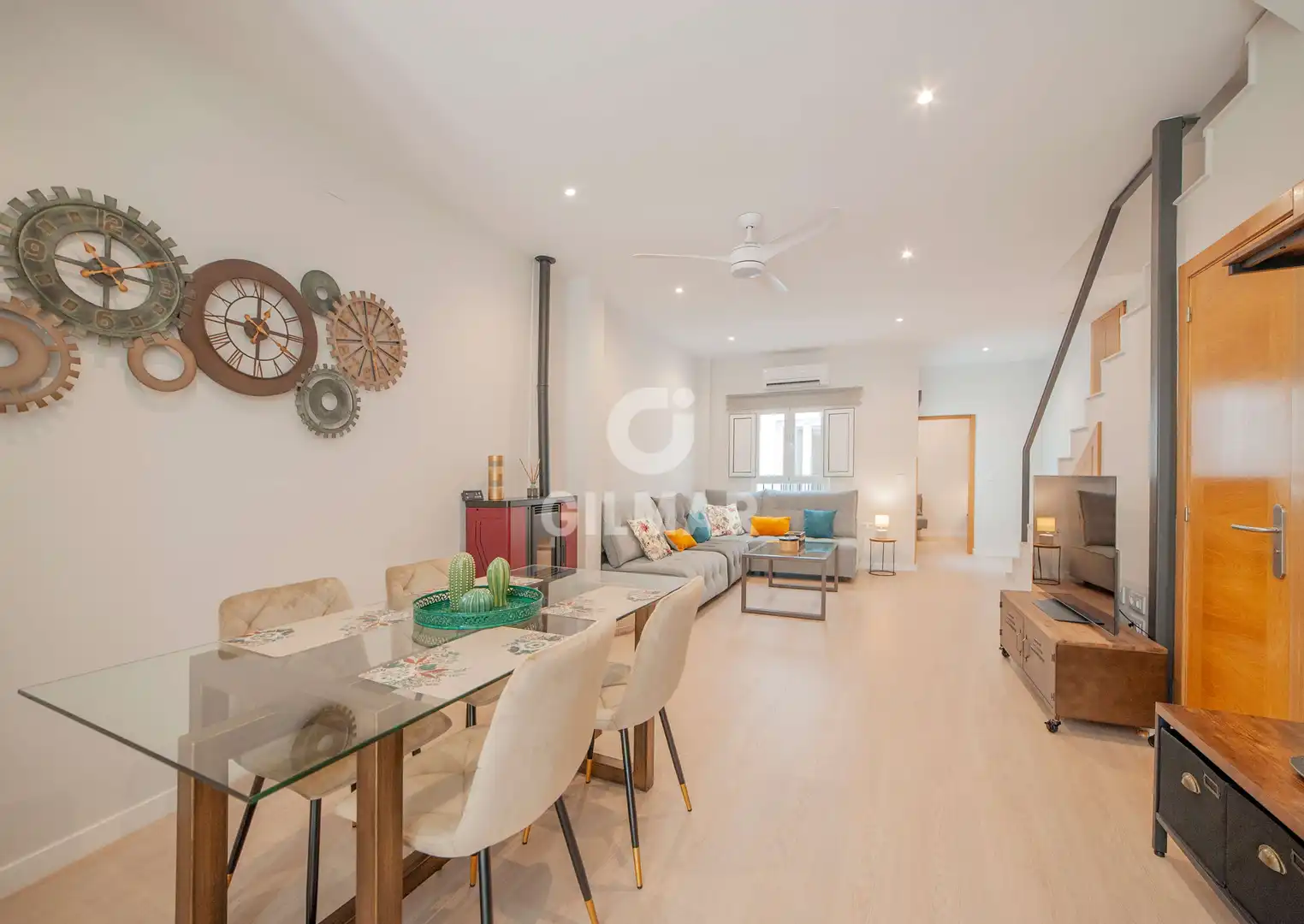 Außenansicht von Maisonette zur Miete in Sevilla mit Heizung, Möbliert und Balkon