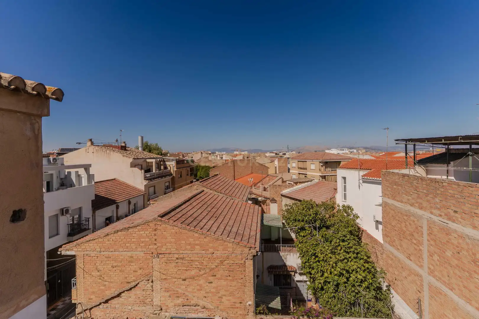 Vista exterior de Casa o xalet en venda en Avda. De los Ogíjares