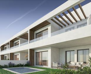 Vista exterior de Casa o xalet en venda en Torrevieja amb Alarma i Piscina comunitària