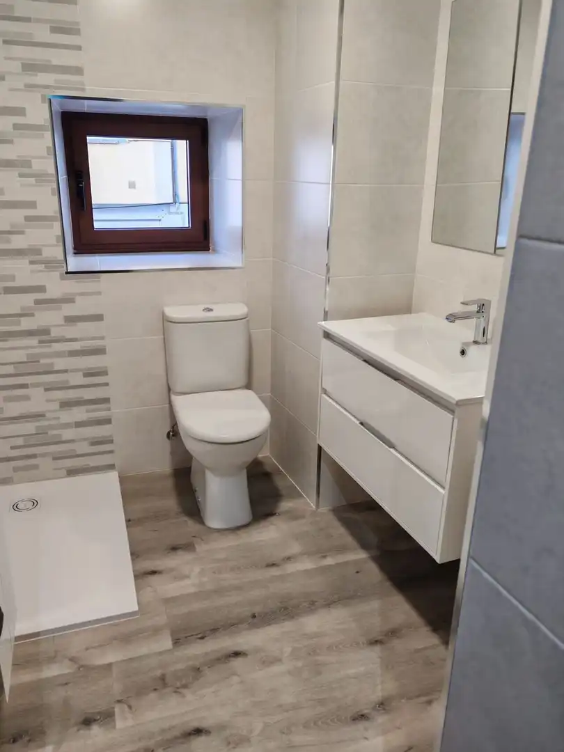 Baño de Piso en venta en Vegadeo con Calefacción, Parquet y Trastero