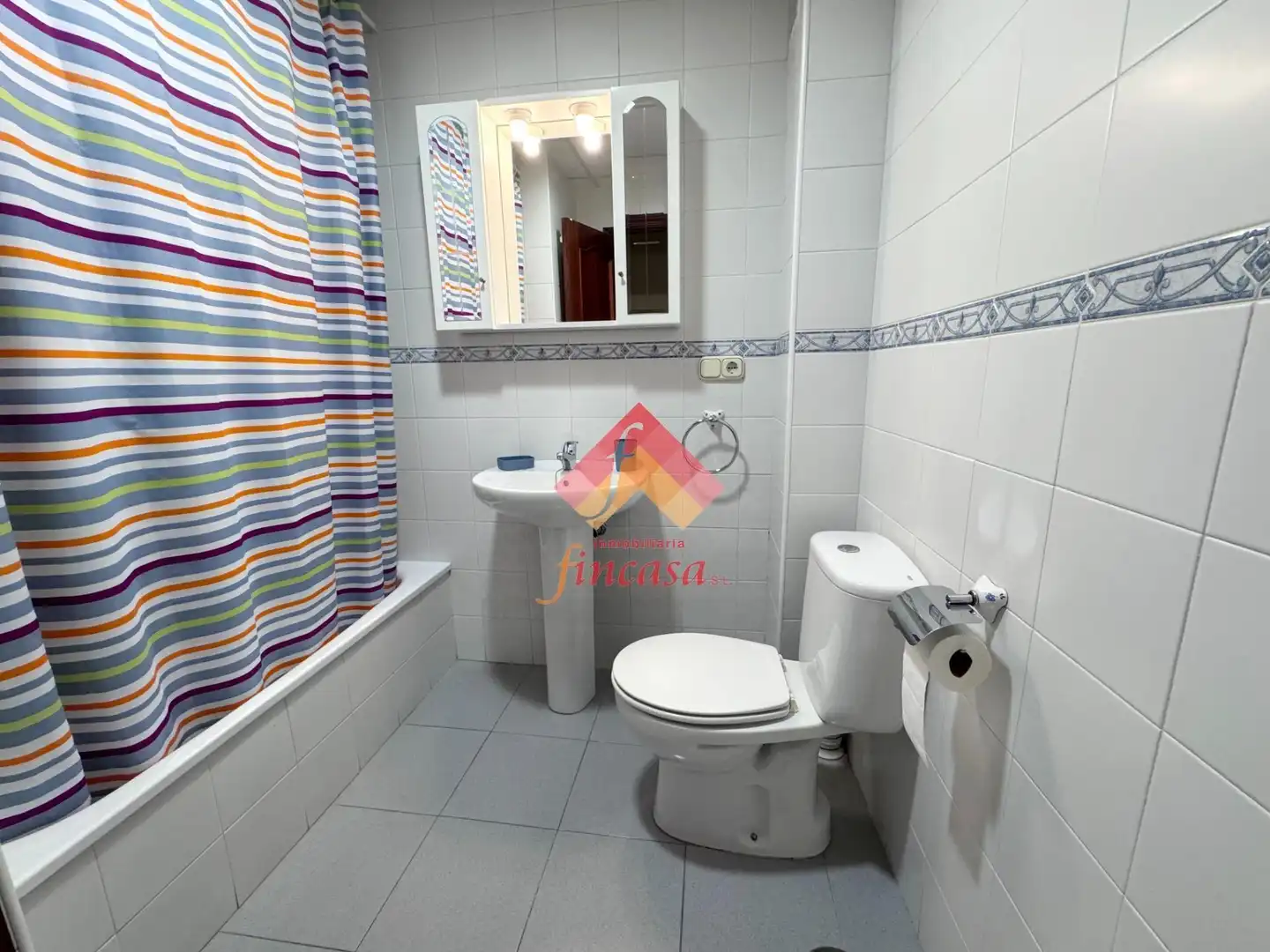Bany de Pis de lloguer en Ronda amb Aire condicionat i Moblat