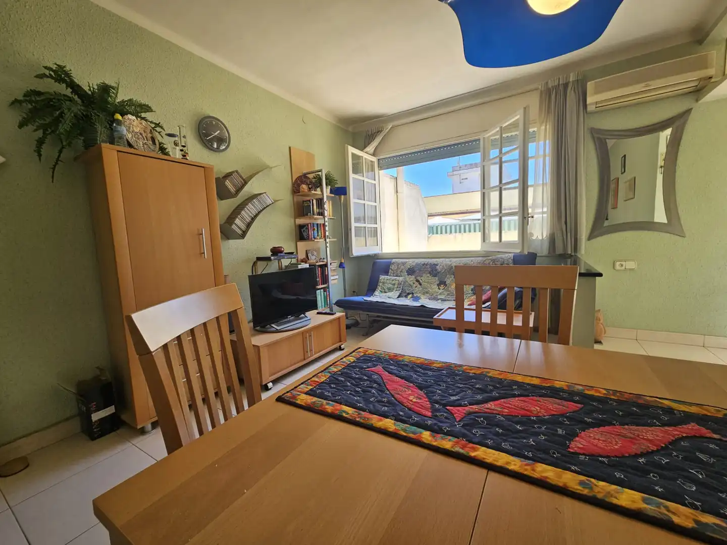 Sala de estar de Ático en venta en Vilanova i la Geltrú con Terraza
