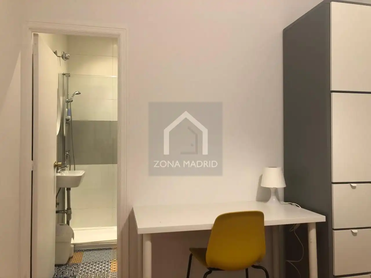 Habitación de Piso en venta en Madrid con Trastero