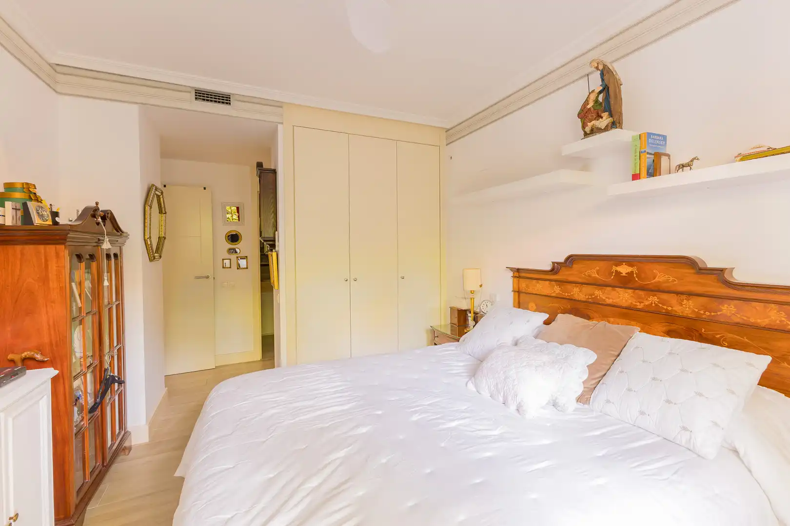 Schlafzimmer von Wohnungen zum Verkauf in Boadilla del Monte mit Klimaanlage, Heizung und Privatgarten