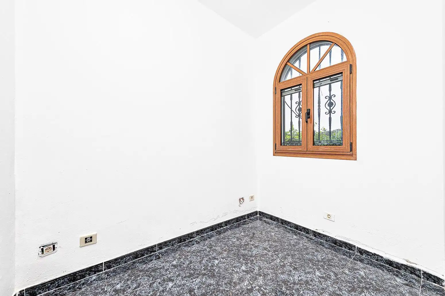 Houses for sale in Ingenio  with Air Conditioner, Heating and Private garden