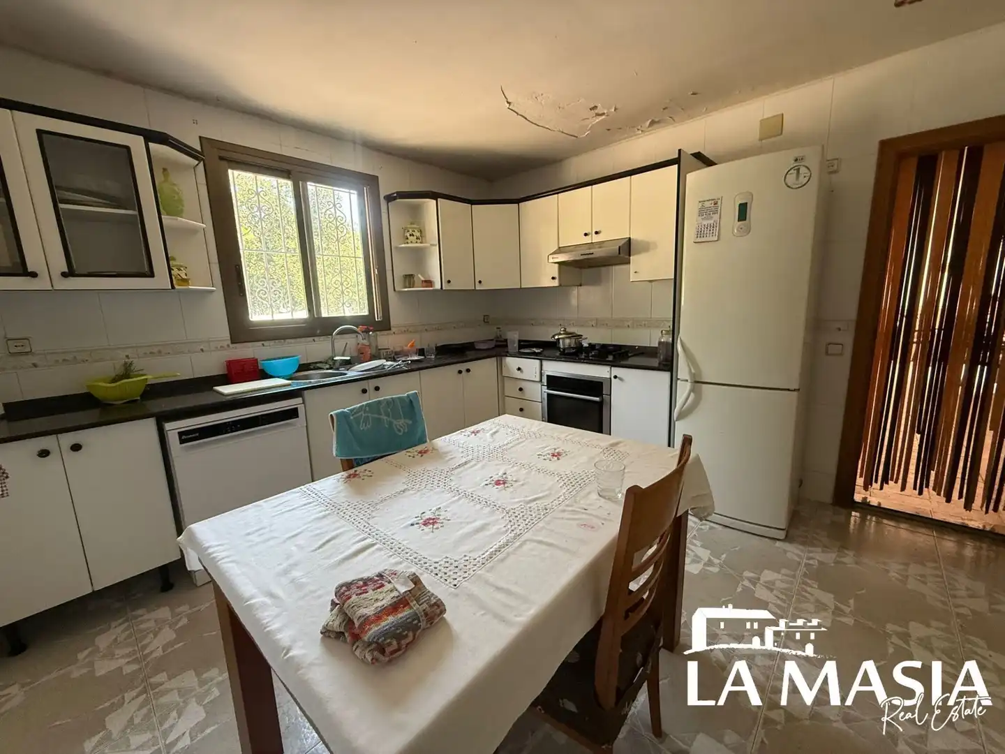 Cuina de Casa o xalet en venda en Canyelles amb Calefacció, Jardí privat i Traster