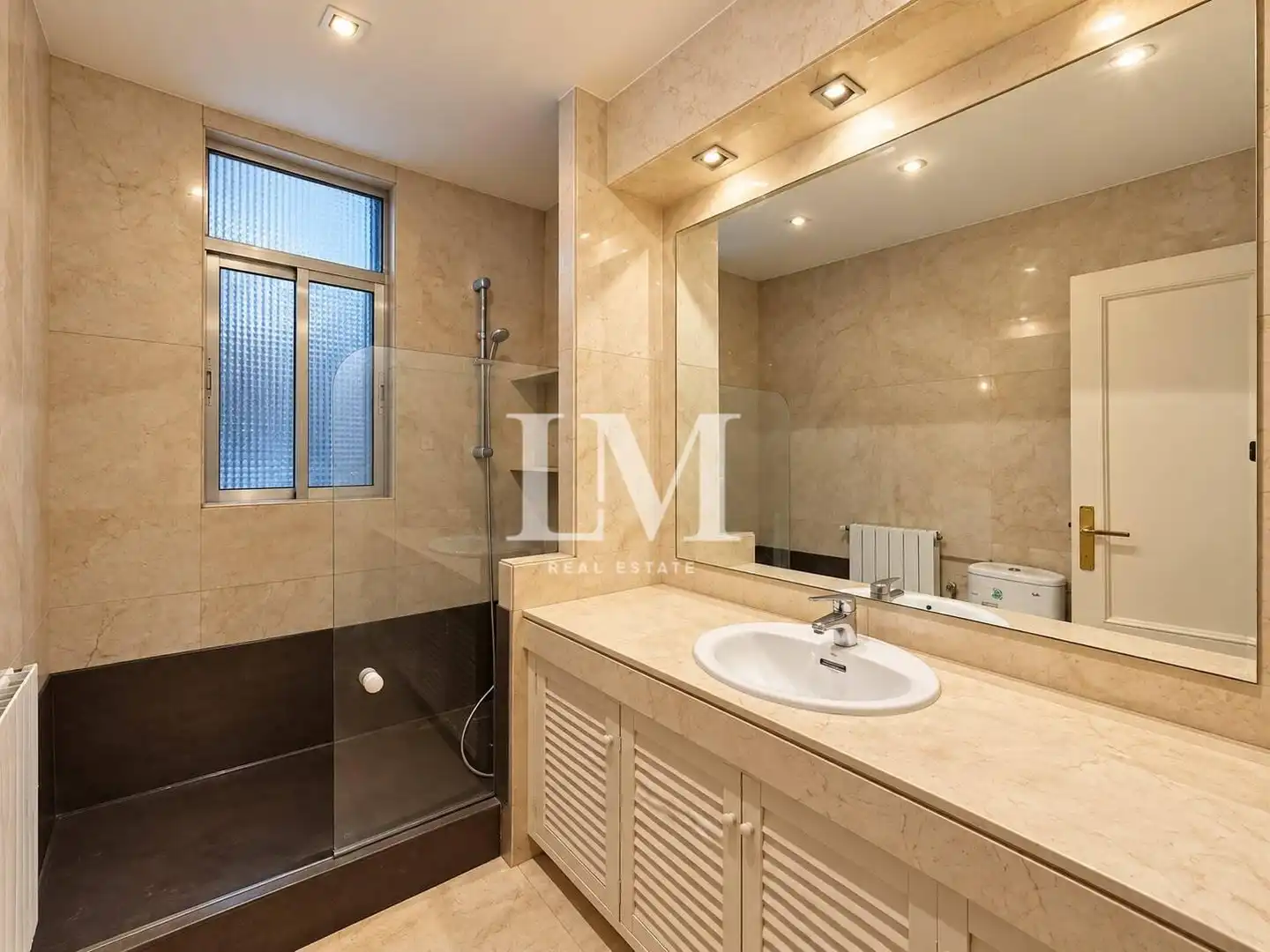 Badezimmer von Wohnungen zur Miete in Sarrià - Sant Gervasi