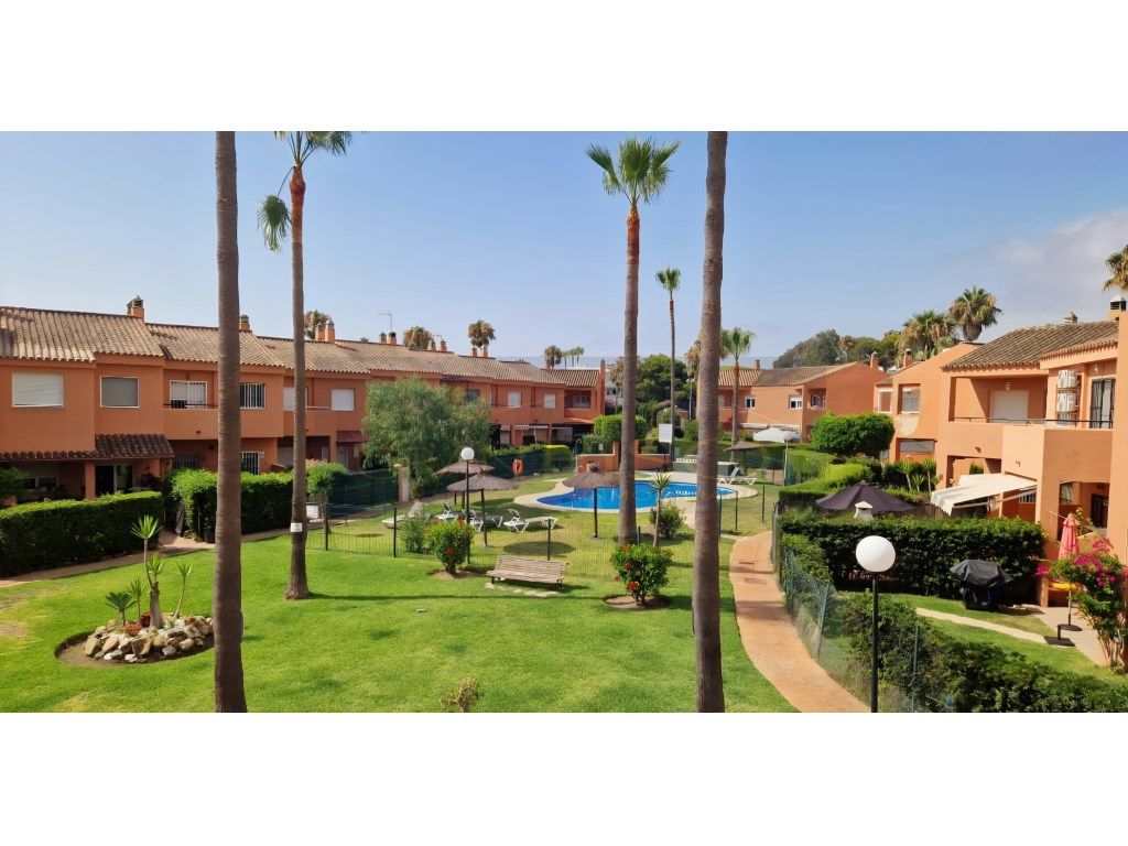 Jardí de Local en venda en Manilva