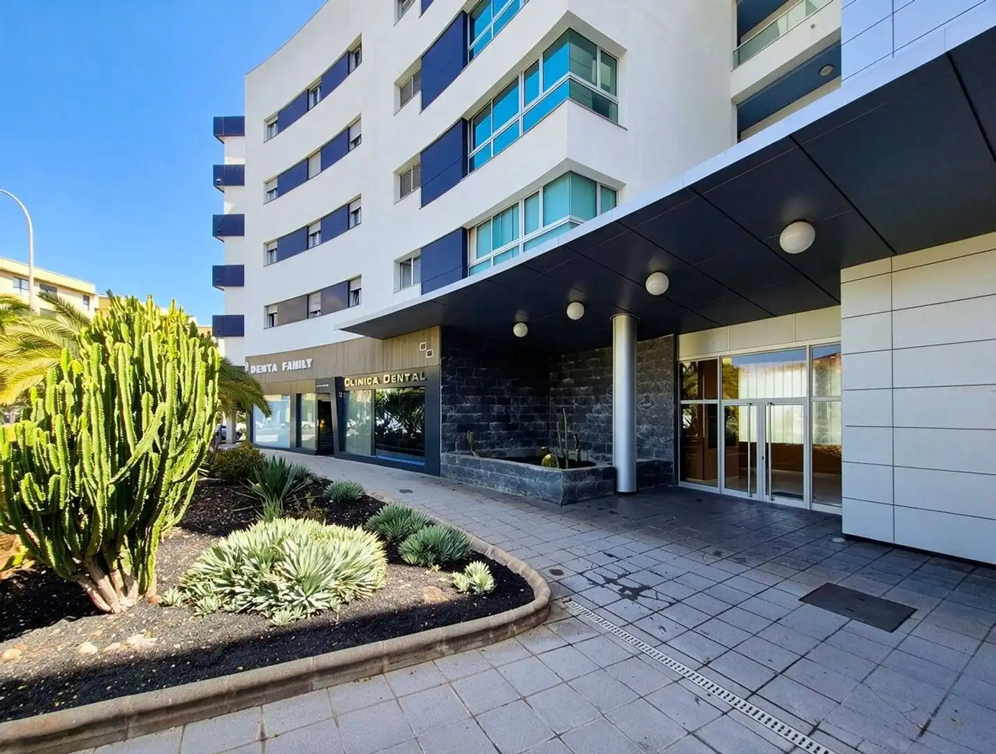 Vista exterior de Piso de alquiler en Las Palmas de Gran Canaria con Jardín privado, Trastero y Piscina comunitaria