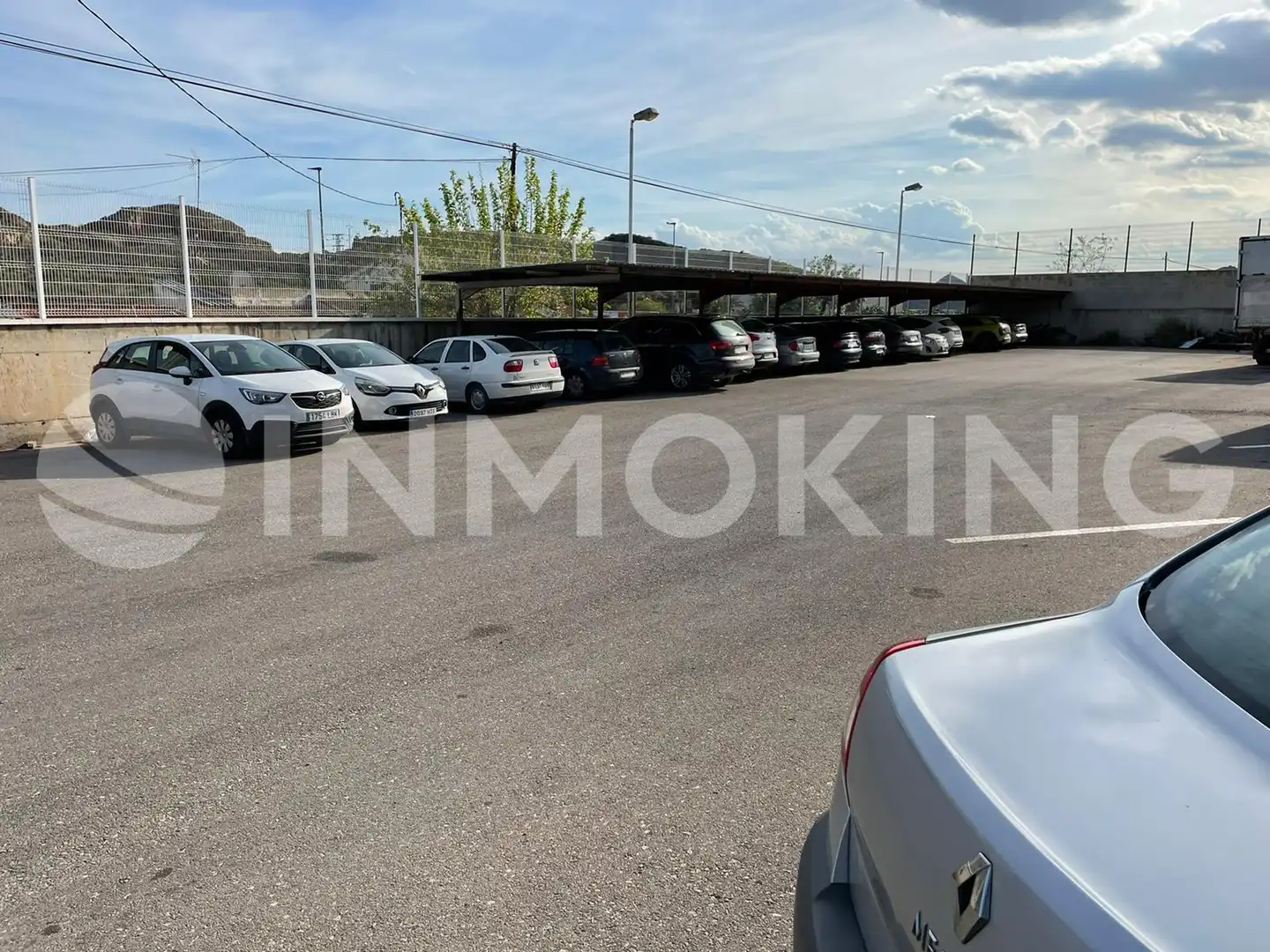 Parkplatz von Fabrikhallen zum Verkauf in Murcia