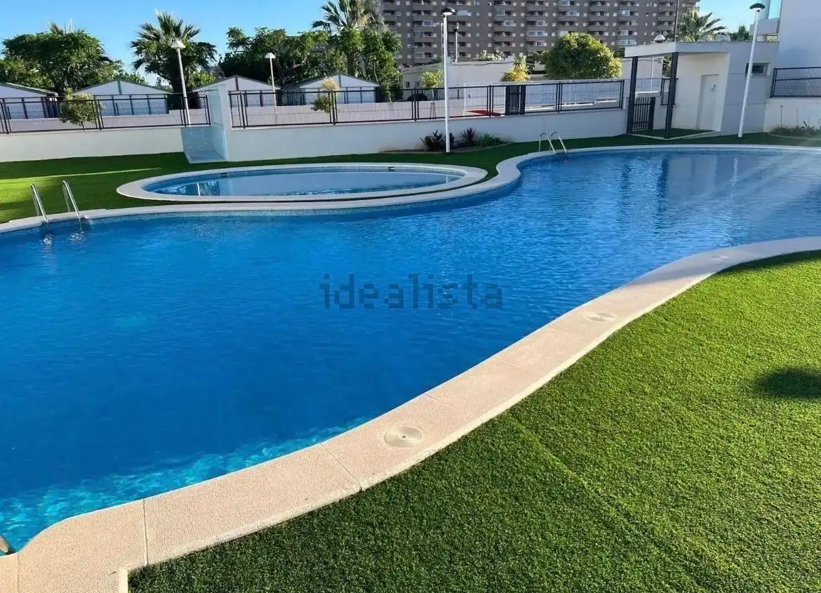 Piscina de Casa adosada en venda en Cabanes amb Aire condicionat, Calefacció i Jardí privat