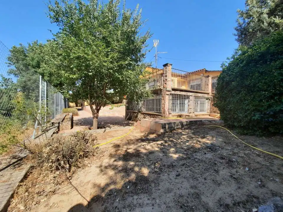 Vista exterior de Casa o chalet en venta en Escalona con Calefacción, Jardín privado y Terraza