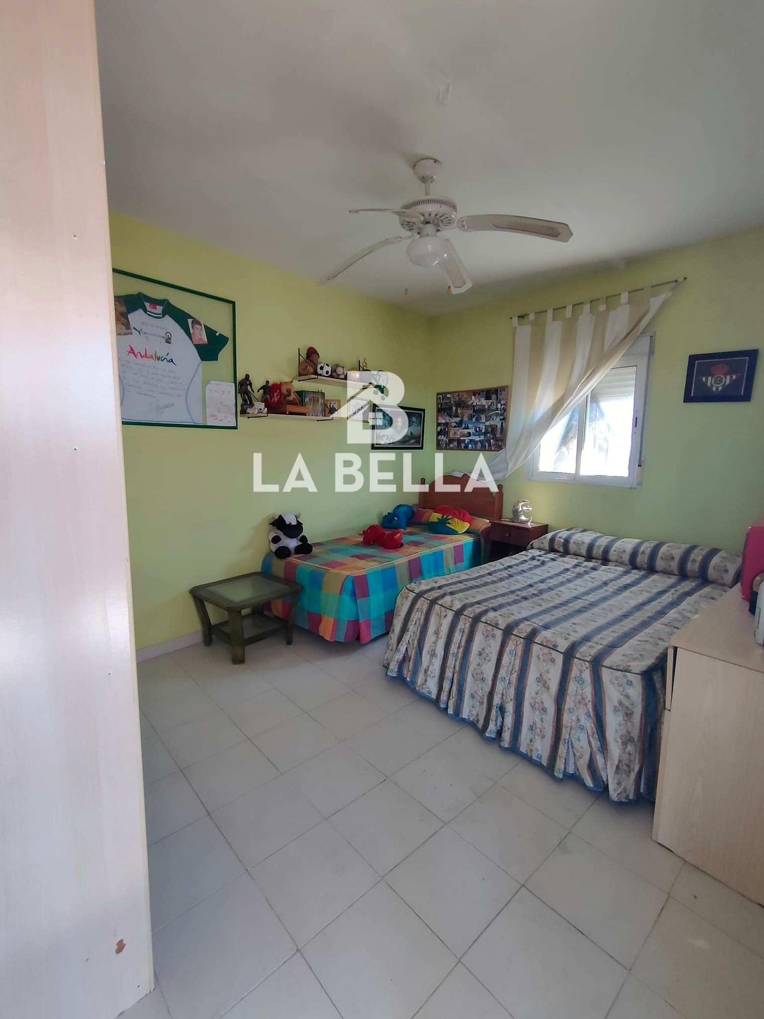 Dormitori de Casa o xalet en venda en Dos Hermanas amb Moblat