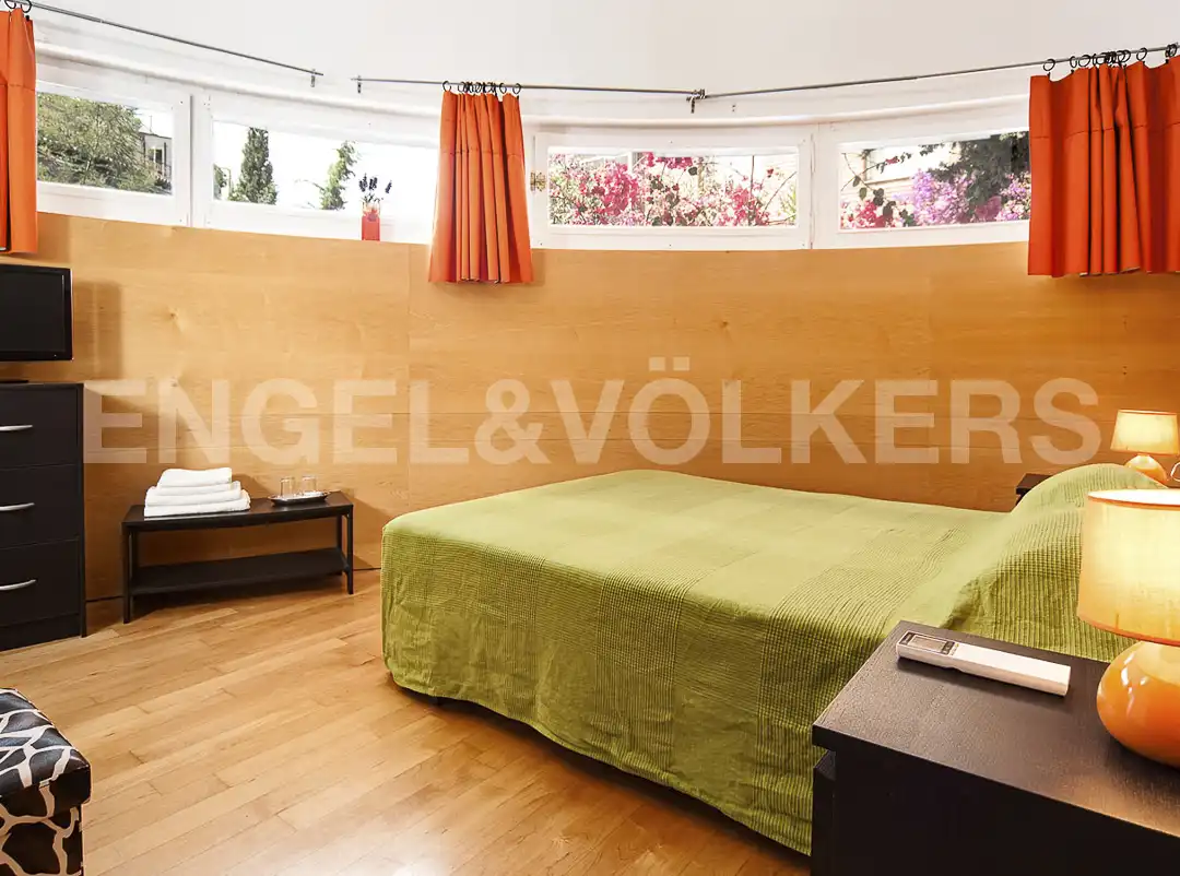 Dormitori de Casa o xalet en venda en Barcelona amb Calefacció, Jardí privat i Terrassa