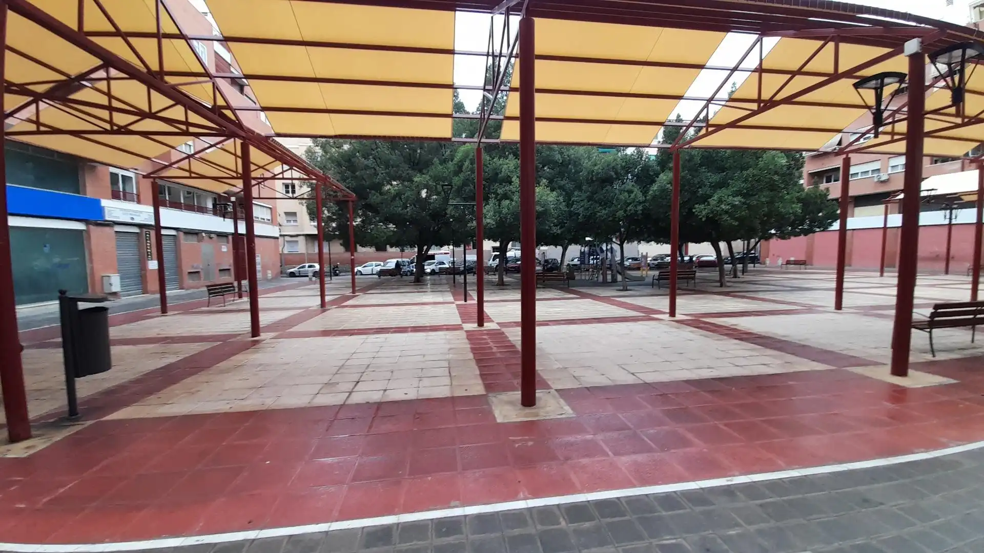 Baixos amb jardí en venda a LUIS BRAILLE, imagen 30