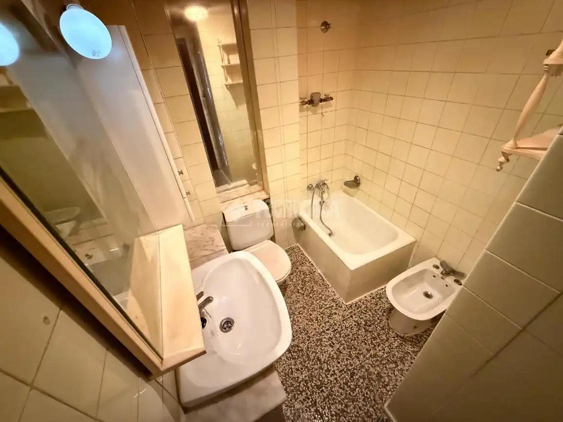 Bathroom of Flat for sale in Zaragoza