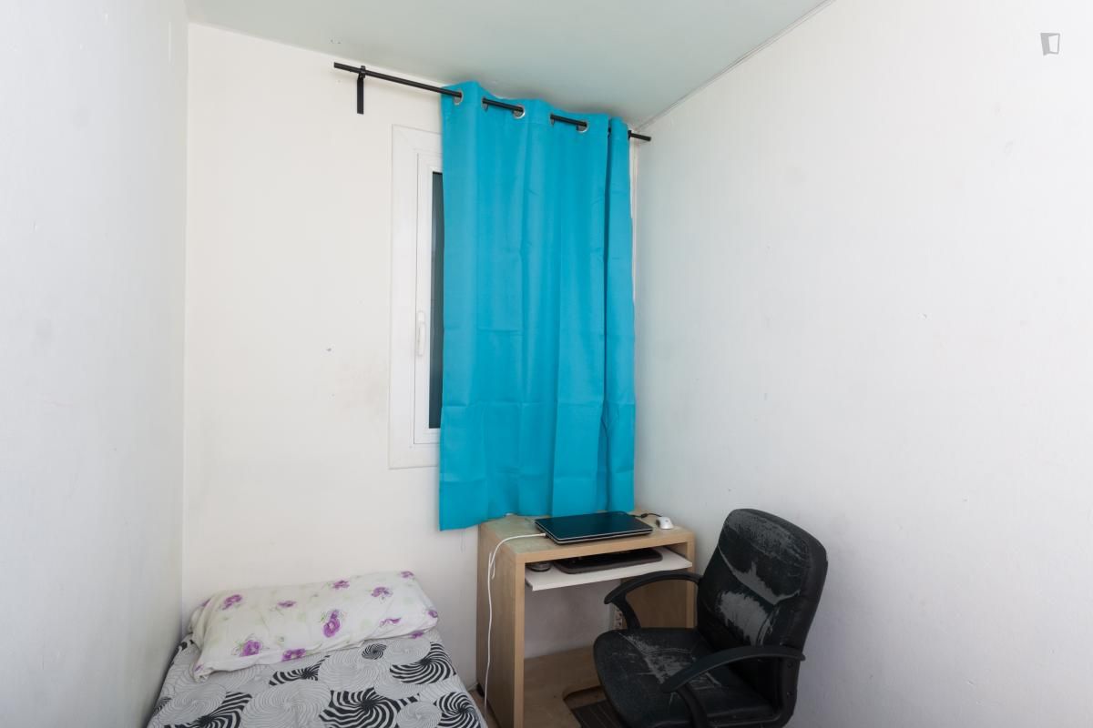 Apartment to share in La Marina del Port