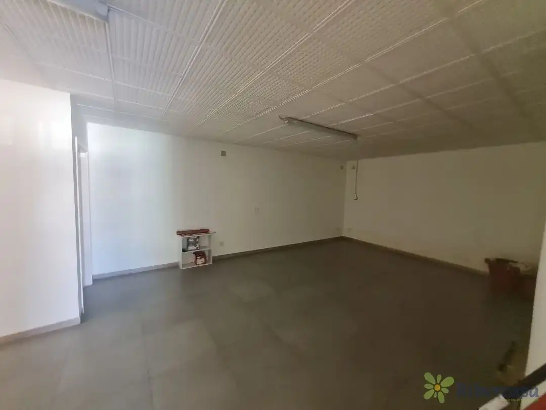 Geschaftsraum zur Miete in Cortes