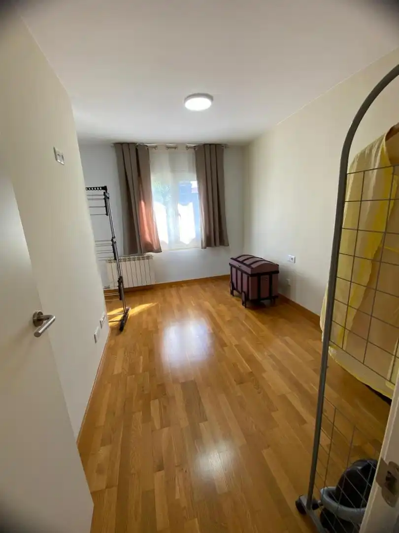Dormitori de Pis en venda en Manresa amb Calefacció, Piscina i Moblat
