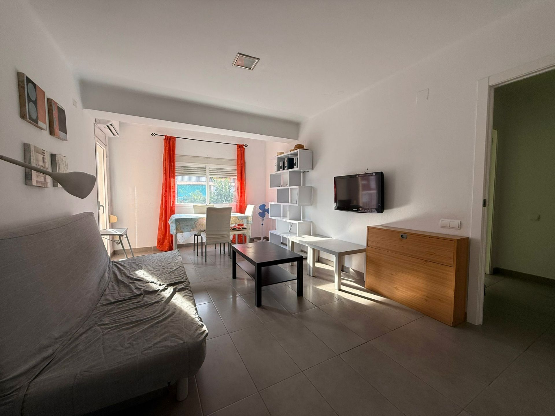 Exterior view of Flat to rent in  Valencia Capital  with Air Conditioner, Furnished and Oven