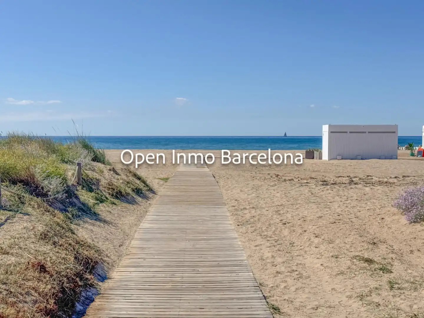 Vista exterior de Casa o xalet en venda en Castelldefels amb Aire condicionat, Calefacció i Jardí privat