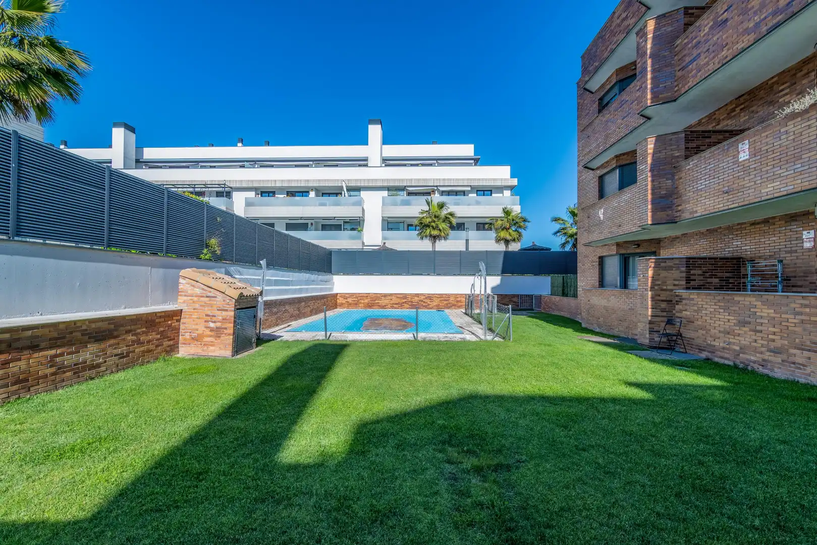 Swimming pool of Apartments for sale in Las Rozas de Madrid  with Air Conditioner, Heating and Private garden
